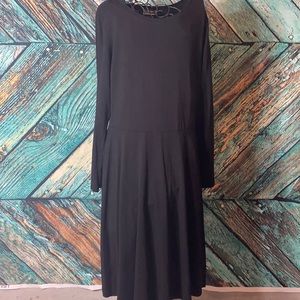 Vetior Simple Black Dress
